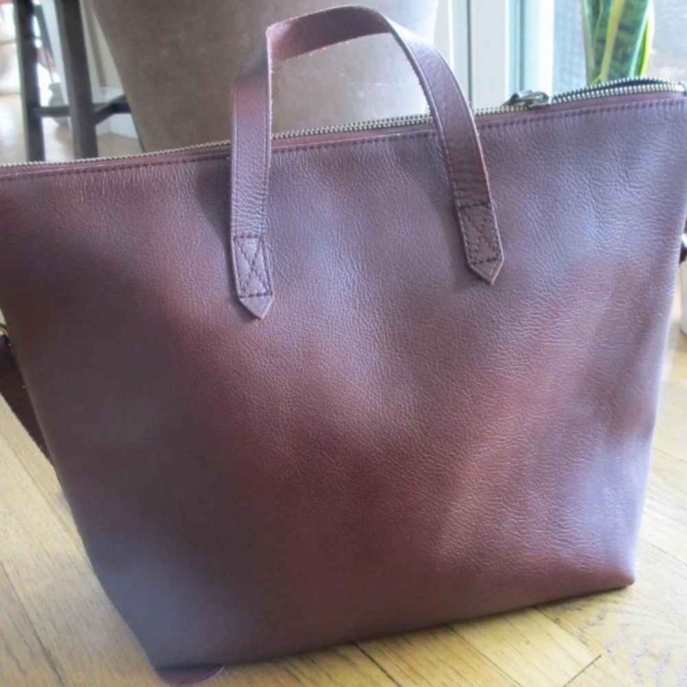 Women's Leather Tote Bag in Burgundy - Picture 3 of 8